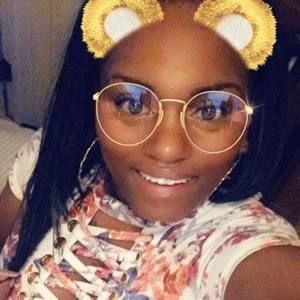 Meet your Posher, Tabatha